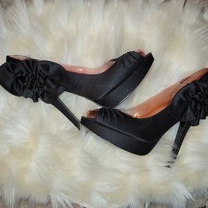 NEW! Never worn. Nina wedding shoes.